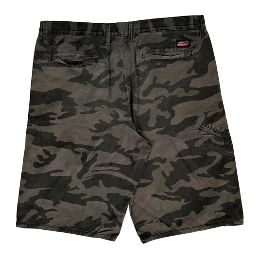Dickies Camo Cargo Shorts - 38W 11L Camo Cotton
